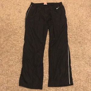 WOMEN’S NIKE Woven Pants